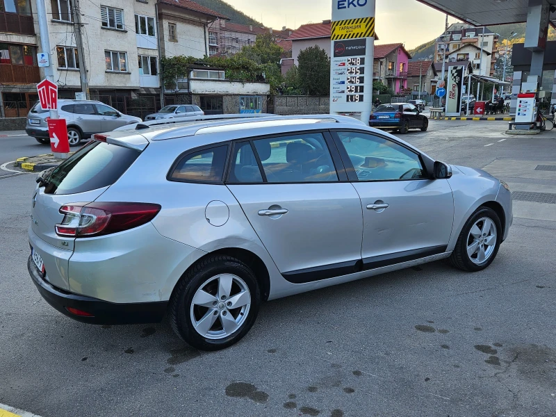 Renault Megane 1.5 Dci Navig/Klimatik/Euro-5, снимка 6 - Автомобили и джипове - 47642372