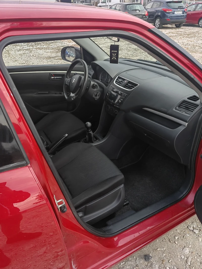 Suzuki Swift 1.3/Facelift, снимка 9 - Автомобили и джипове - 48347887