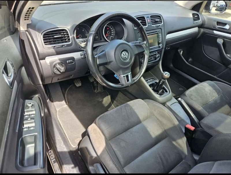 VW Golf 2.0ТДИ 140кс, снимка 7 - Автомобили и джипове - 49225594