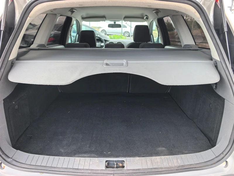 Ford Focus 2.0i Facelift, снимка 11 - Автомобили и джипове - 51700637