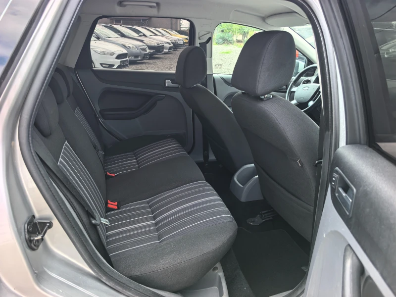 Ford Focus 2.0i Facelift, снимка 12 - Автомобили и джипове - 51700637