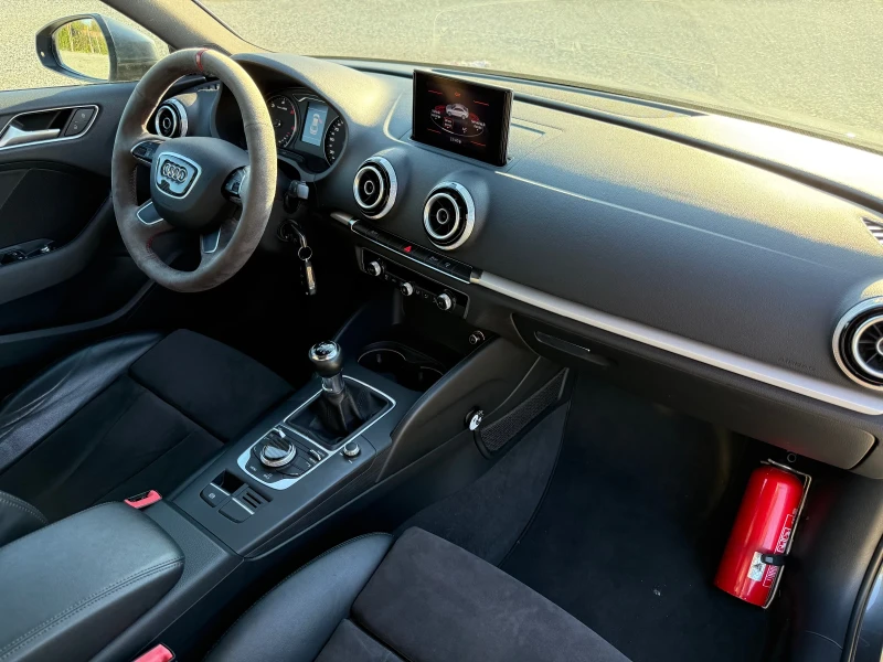 Audi A3 1.6TDI Facelift Sedan, снимка 9 - Автомобили и джипове - 52407261