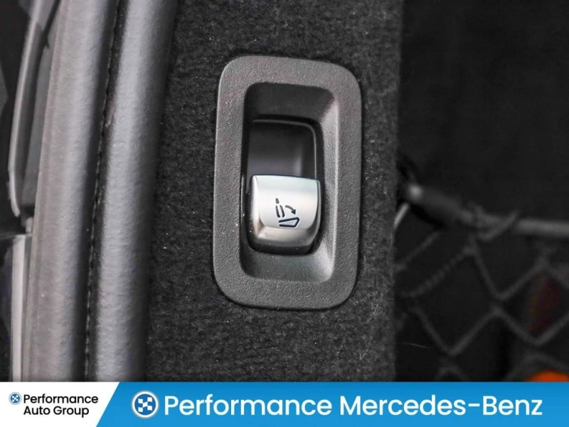 Mercedes-Benz C 300 * CARFAX * ЦЕНА ДО БГ, снимка 13 - Автомобили и джипове - 53246685