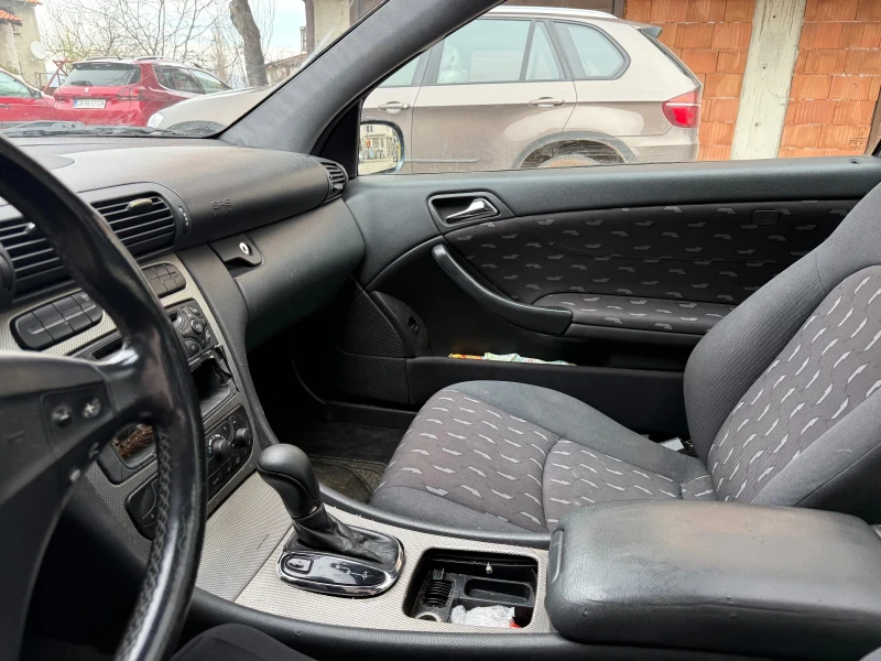 Mercedes-Benz C 220, снимка 9 - Автомобили и джипове - 53475340