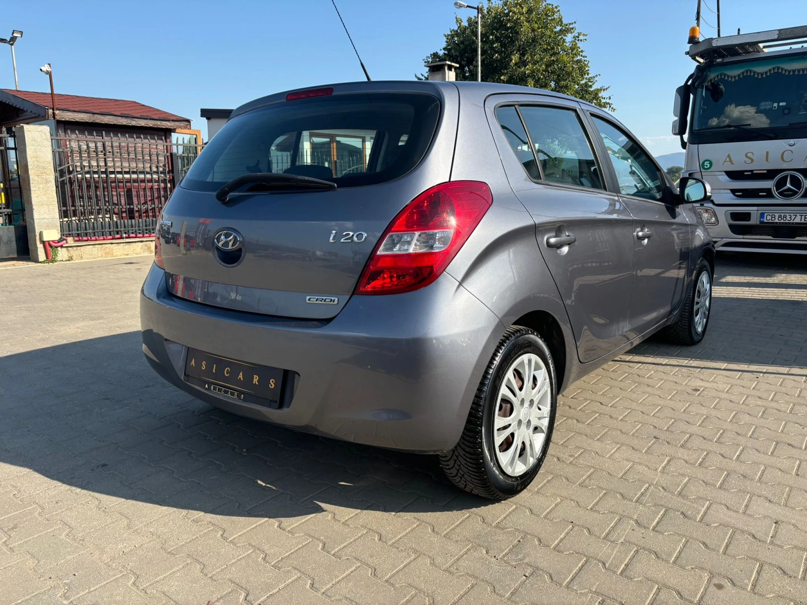 Hyundai I20 1.4D EURO 5A - изображение 5