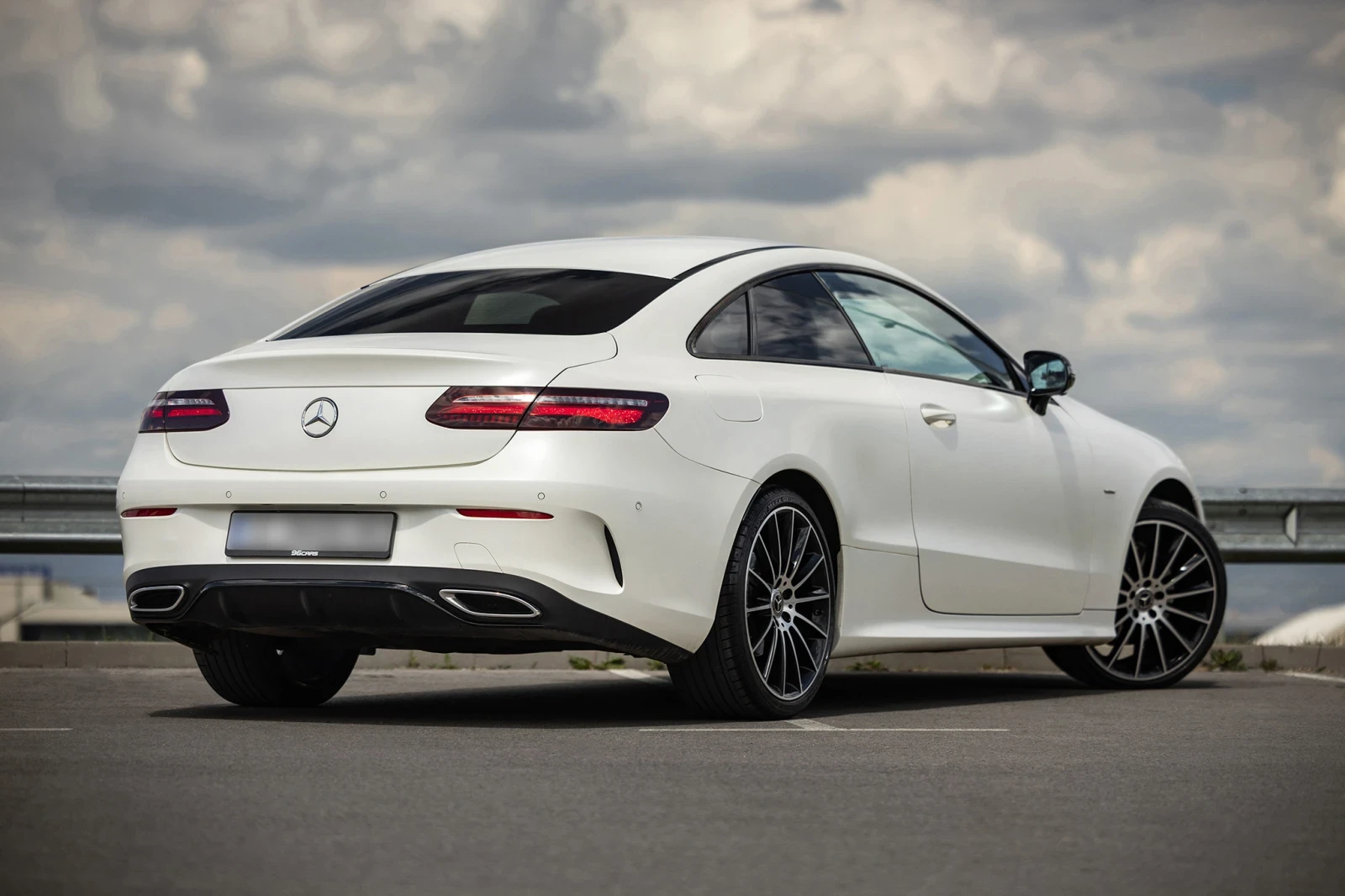 Mercedes-Benz E 220 1 of 555 Edition 1 - изображение 4