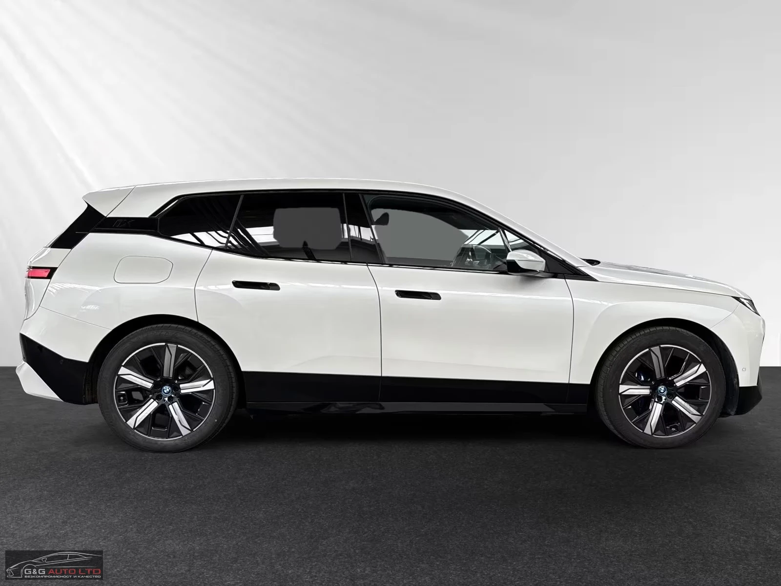 BMW iX 50/523HP/xDRIVE/SPORT/NAVI/AMBI/360/ACC/668v - изображение 3