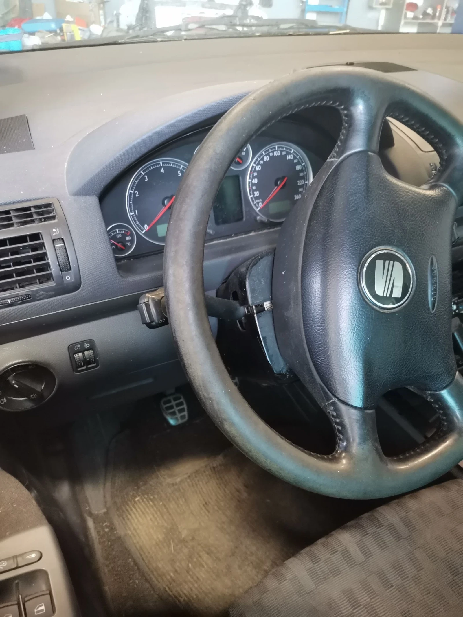 Seat Alhambra 1.8т 150кс - изображение 5