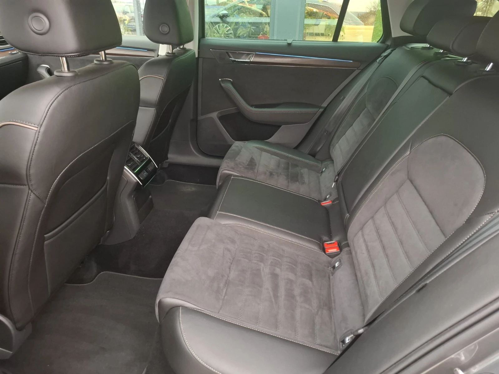 Skoda Superb SCOUT - изображение 8