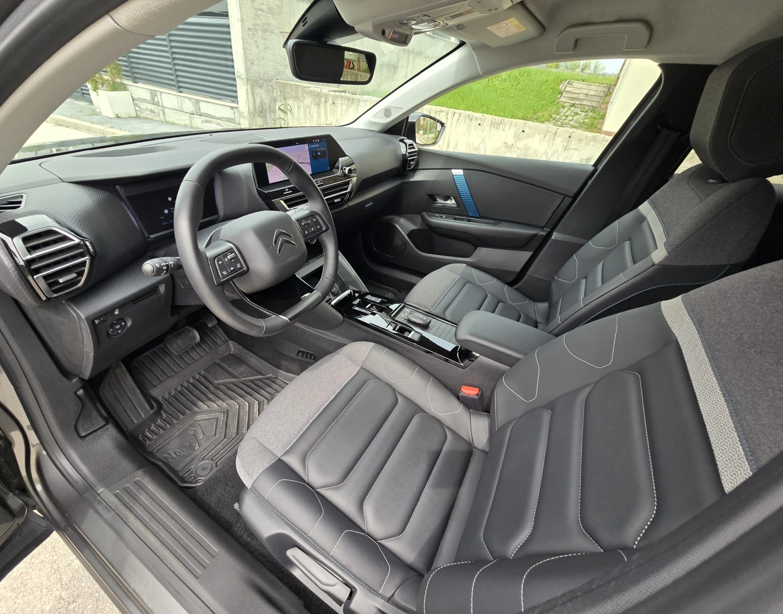 Citroen C4 e-Shine* 360 * Подгрев* Head-Up, снимка 9 - Автомобили и джипове - 54270615