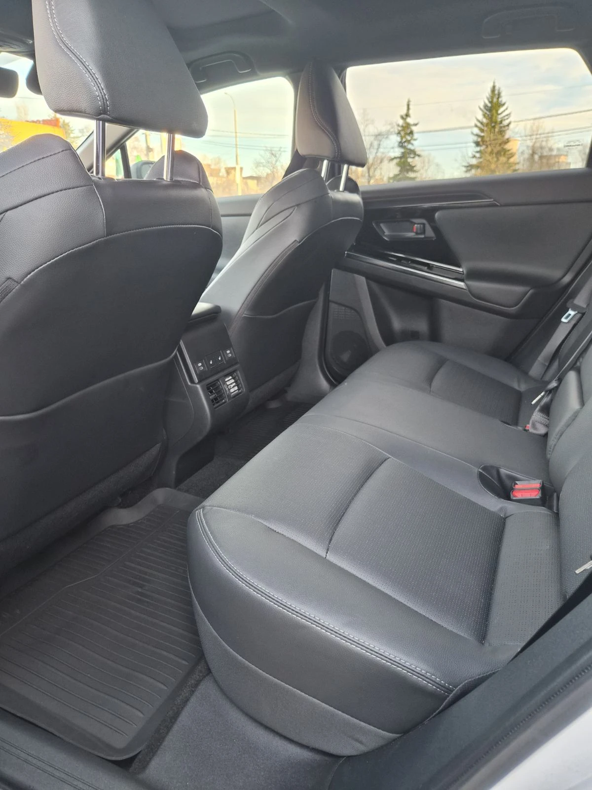 Toyota bZ4X, снимка 13 - Автомобили и джипове - 54517961