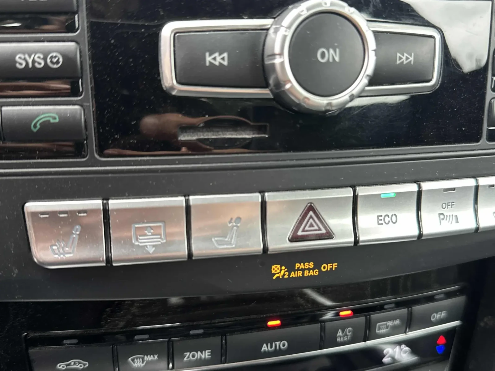 Mercedes-Benz E 350 2 ����� * �������� ��� * �������� * CARFAX | Mobile.bg � ����������� 10