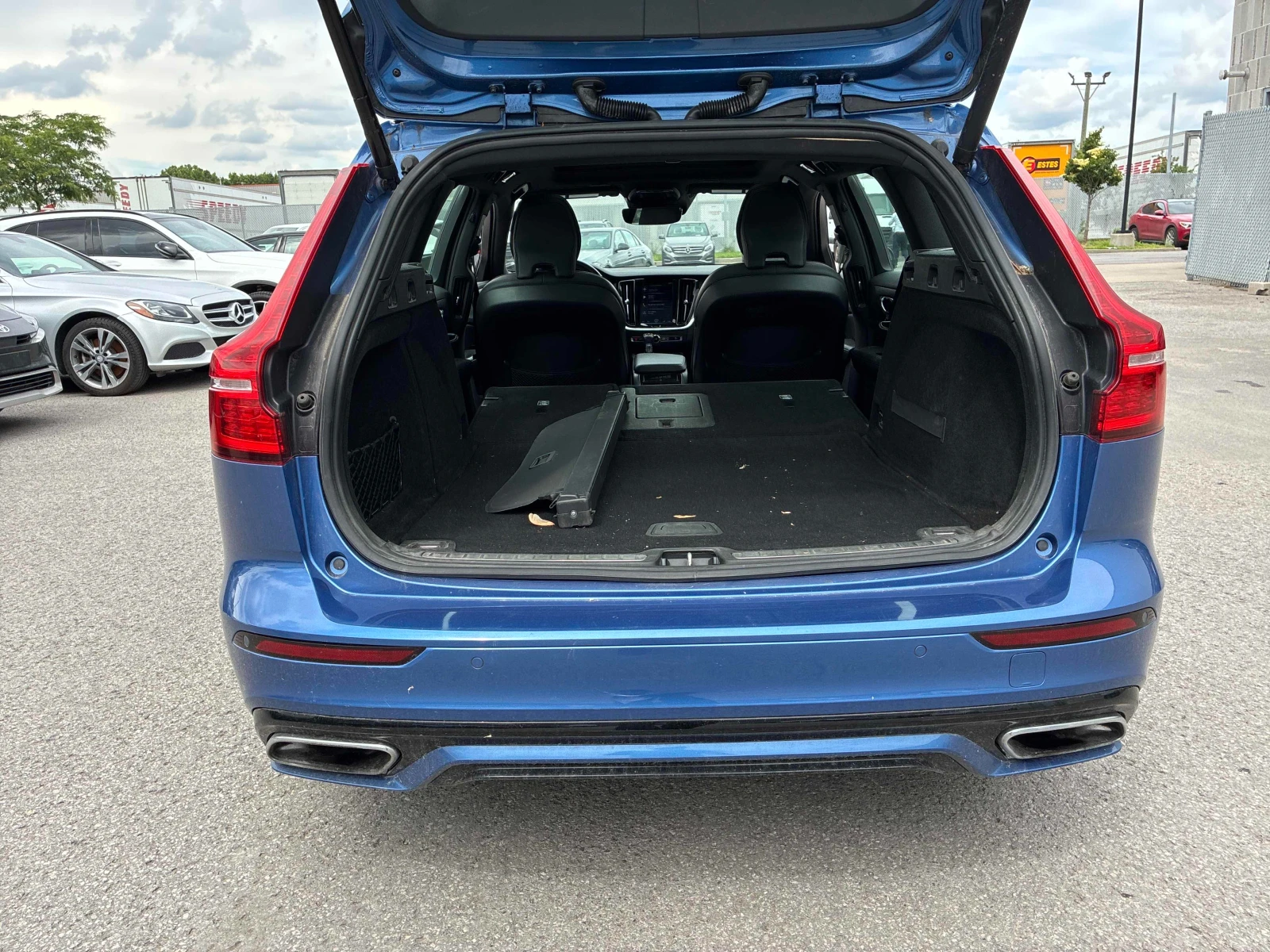 Volvo V60 R-Design, снимка 6 - Автомобили и джипове - 55013526