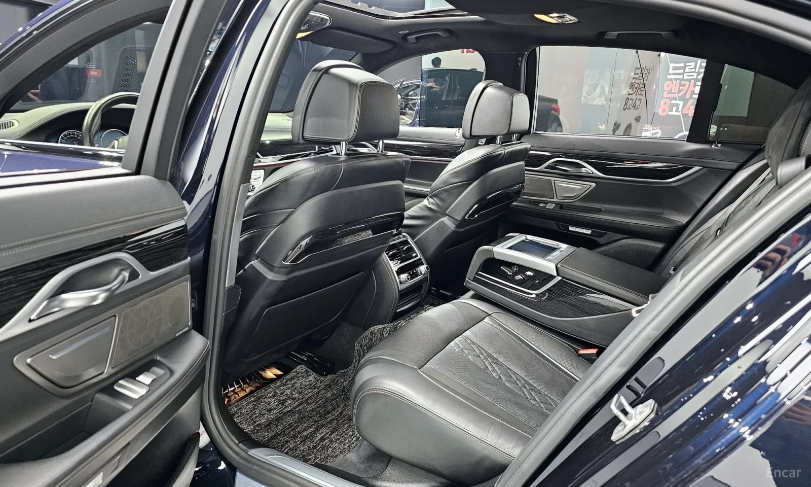 BMW 740 M-sport, снимка 12 - Автомобили и джипове - 55049020