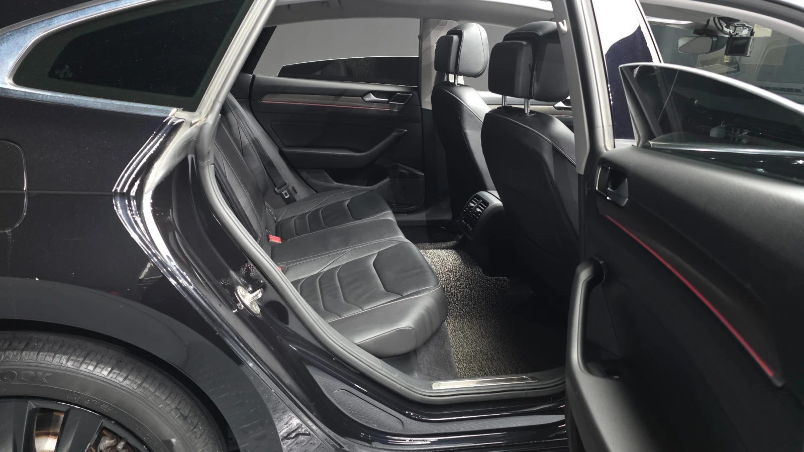 VW Arteon * ОБДУХ * ПРЕМИУМ АУДИО * 360 * FULL, снимка 11 - Автомобили и джипове - 55230030