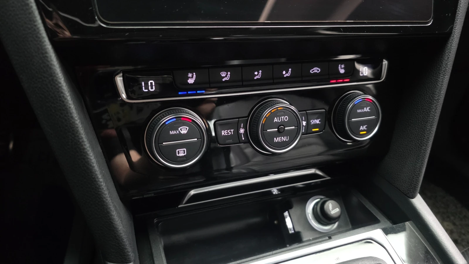 VW Arteon * ОБДУХ * ПРЕМИУМ АУДИО * 360 * FULL, снимка 14 - Автомобили и джипове - 55230030