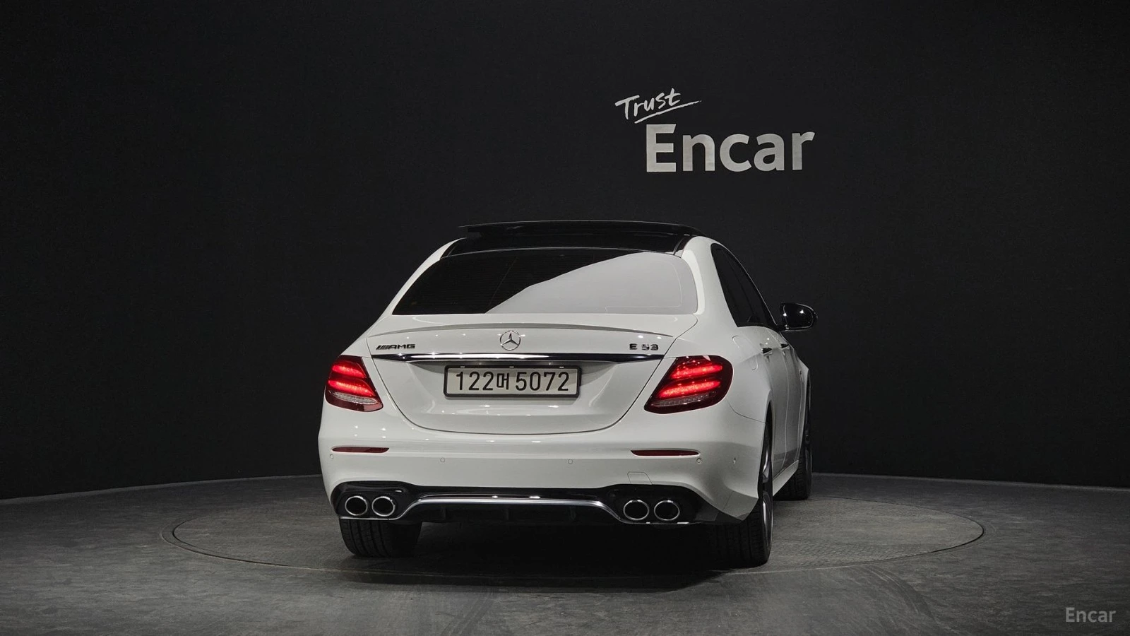 Mercedes-Benz E 53 AMG 4MATIC* ПОДГРЕВ* ОБДУХВ* BURM* PANO* 360* АВТОКРЕД, снимка 4 - Автомобили и джипове - 55619161