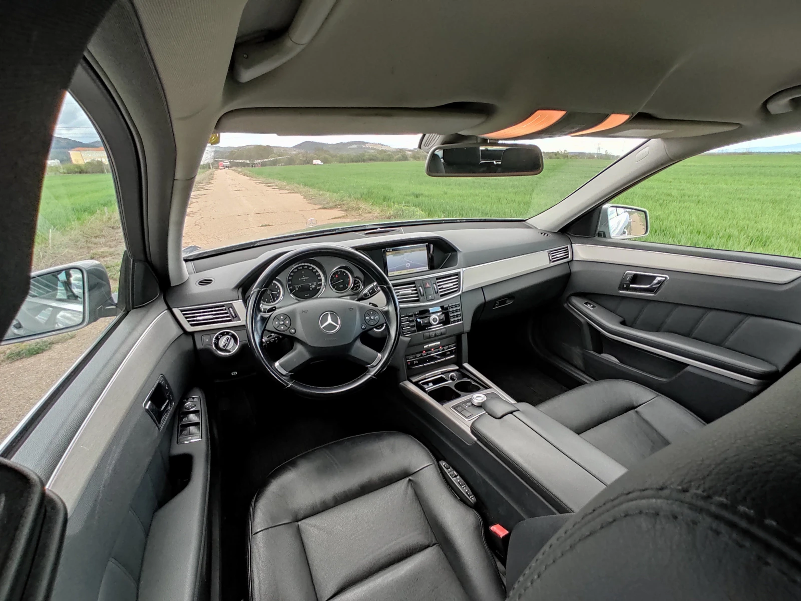 Mercedes-Benz E 350 4 matic, снимка 10 - Автомобили и джипове - 55690441