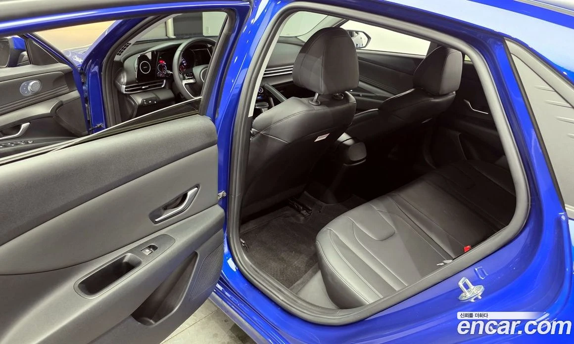Hyundai Elantra 1.6 Modern, снимка 11 - Автомобили и джипове - 56155757