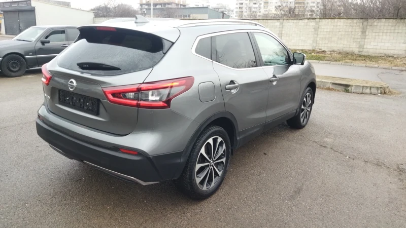 Nissan Qashqai 1.3i Автоматик Швейцария, снимка 4 - Автомобили и джипове - 49047702