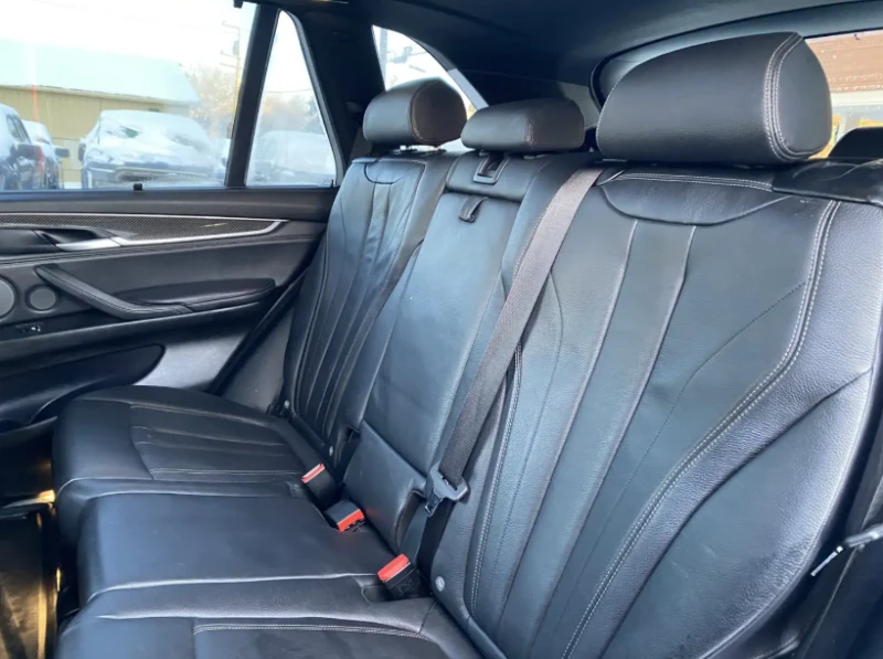 BMW X5 xDrive35i M-PACK/HARMAN KARDON/CAMERA/KEYLESS, снимка 15 - Автомобили и джипове - 53083202