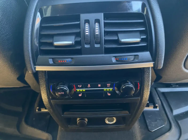 BMW X5 xDrive35i M-PACK/HARMAN KARDON/CAMERA/KEYLESS, снимка 17 - Автомобили и джипове - 53083202