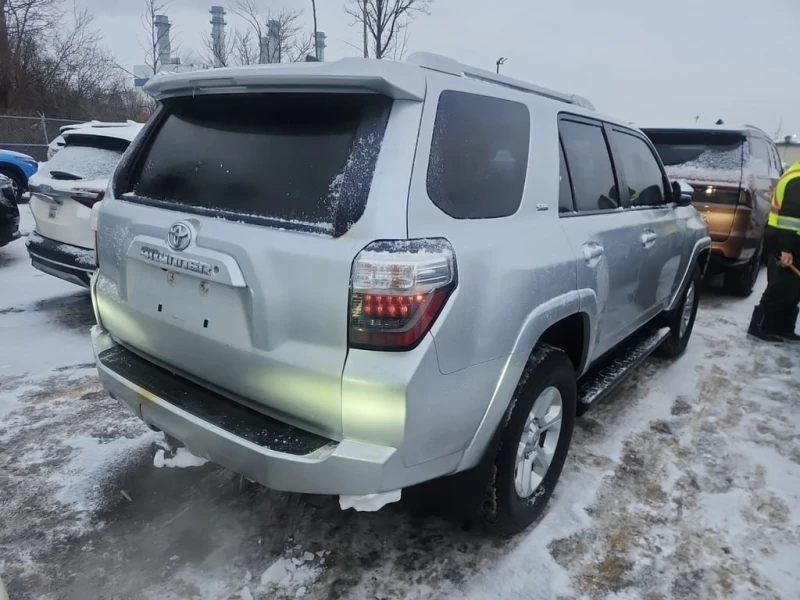 Toyota 4runner * SR5 * CARFAX * БЕЗ ПЪРВОНАЧАЛНА ВНОСКА, снимка 3 - Автомобили и джипове - 53379528