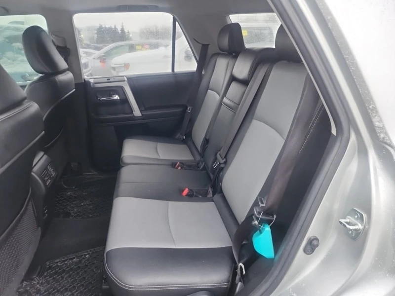 Toyota 4runner * SR5 * CARFAX * БЕЗ ПЪРВОНАЧАЛНА ВНОСКА, снимка 13 - Автомобили и джипове - 53379528