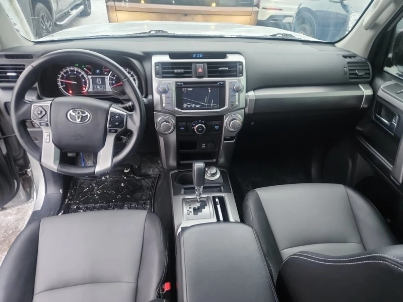 Toyota 4runner * SR5 * CARFAX * БЕЗ ПЪРВОНАЧАЛНА ВНОСКА, снимка 11 - Автомобили и джипове - 53379528