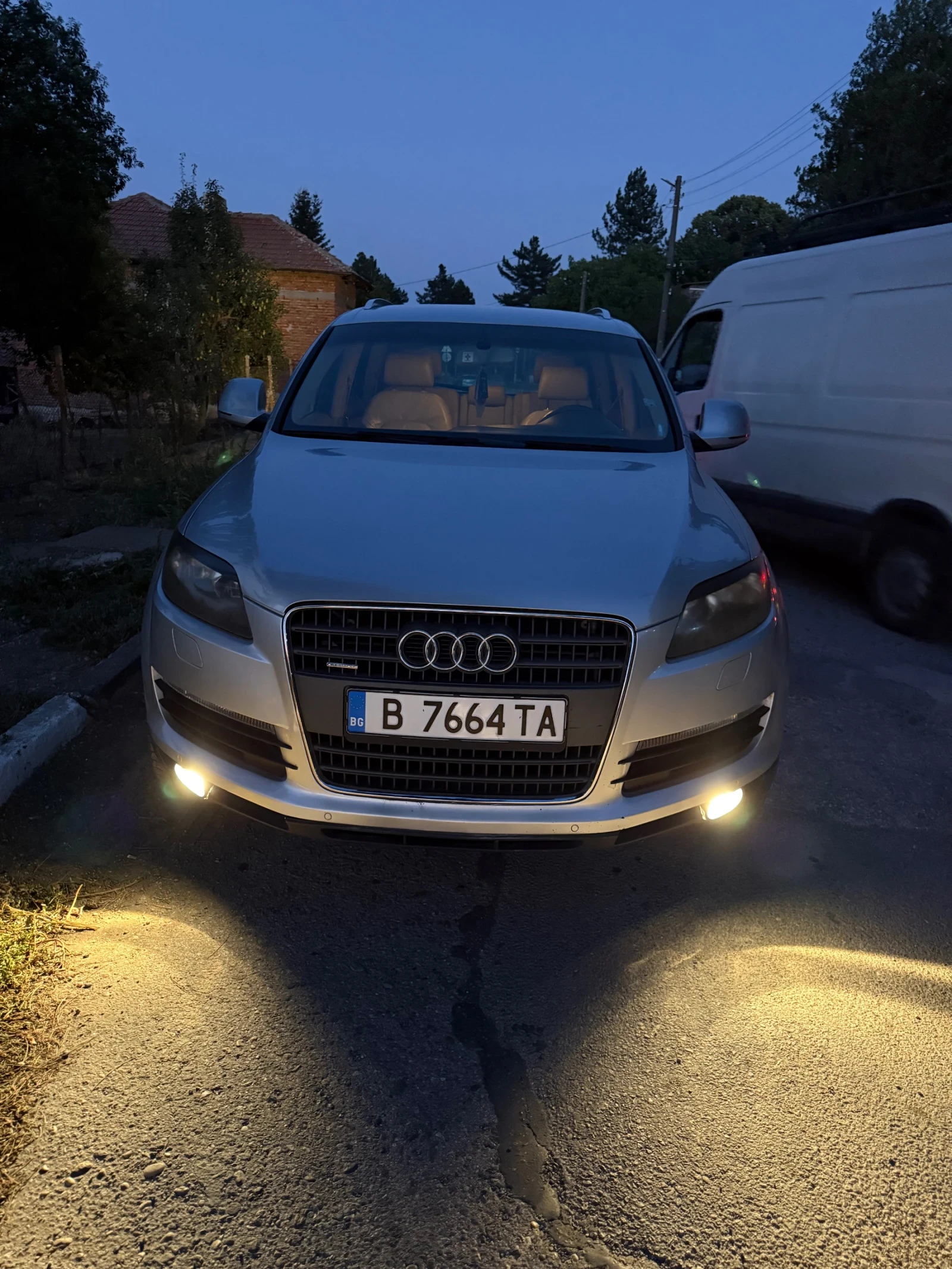 Audi Q7 Много добро състояние-Q7 - изображение 9