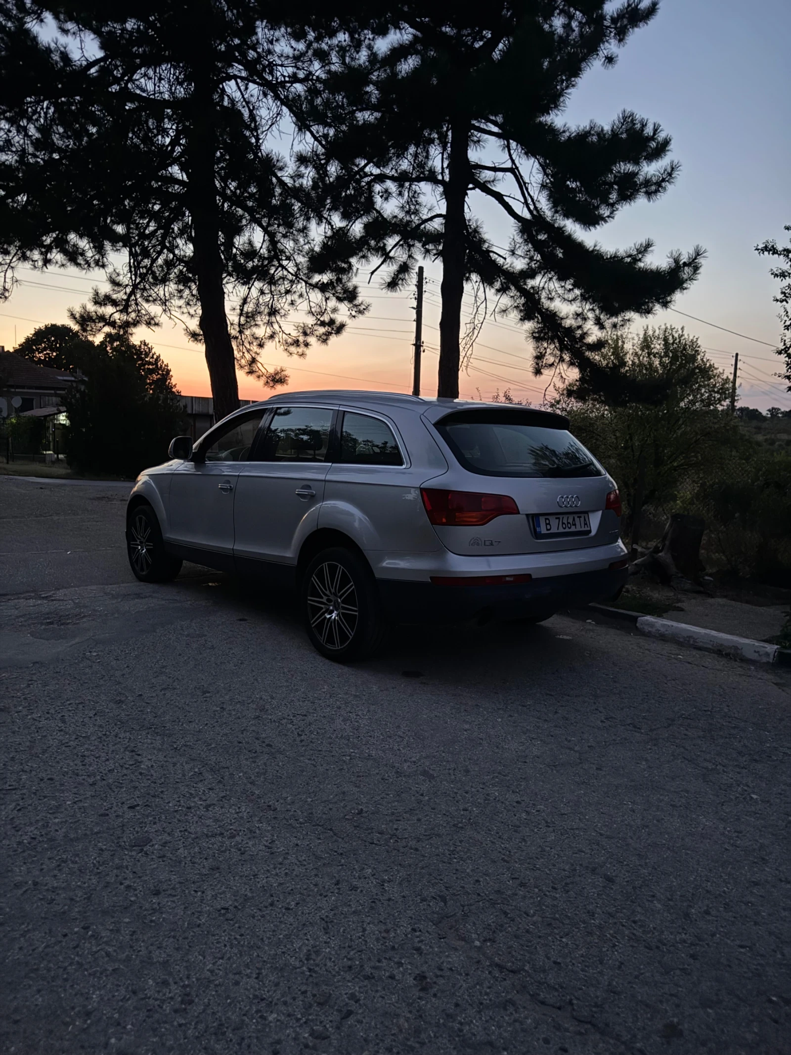 Audi Q7 Много добро състояние-Q7 - изображение 3