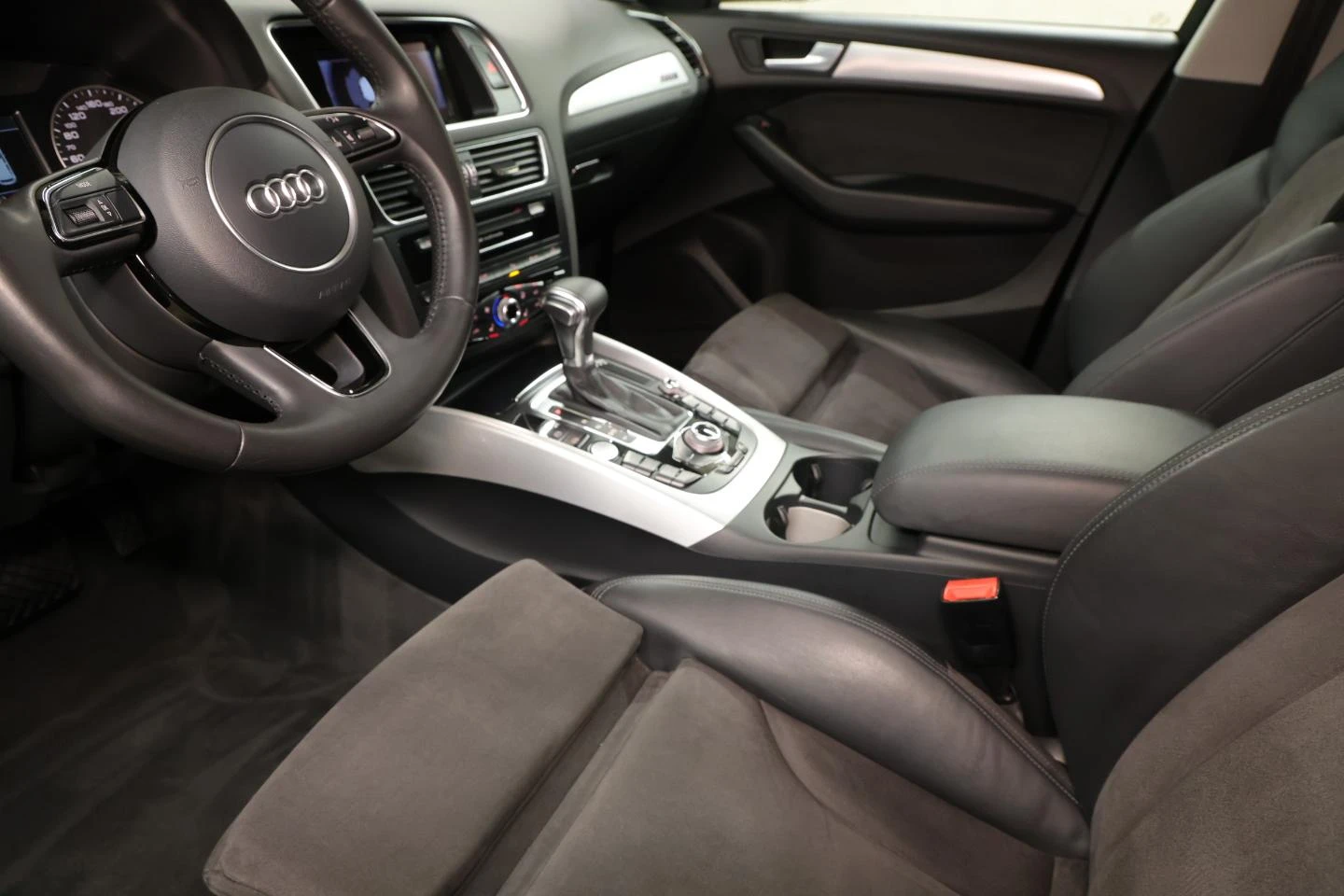 Audi Q5 2.0 TDI Quattro S Line - изображение 8