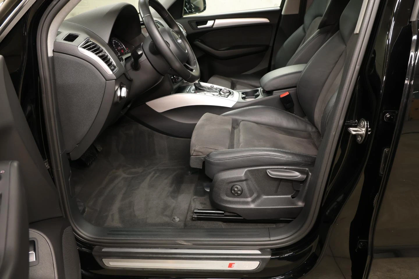 Audi Q5 2.0 TDI Quattro S Line - изображение 6