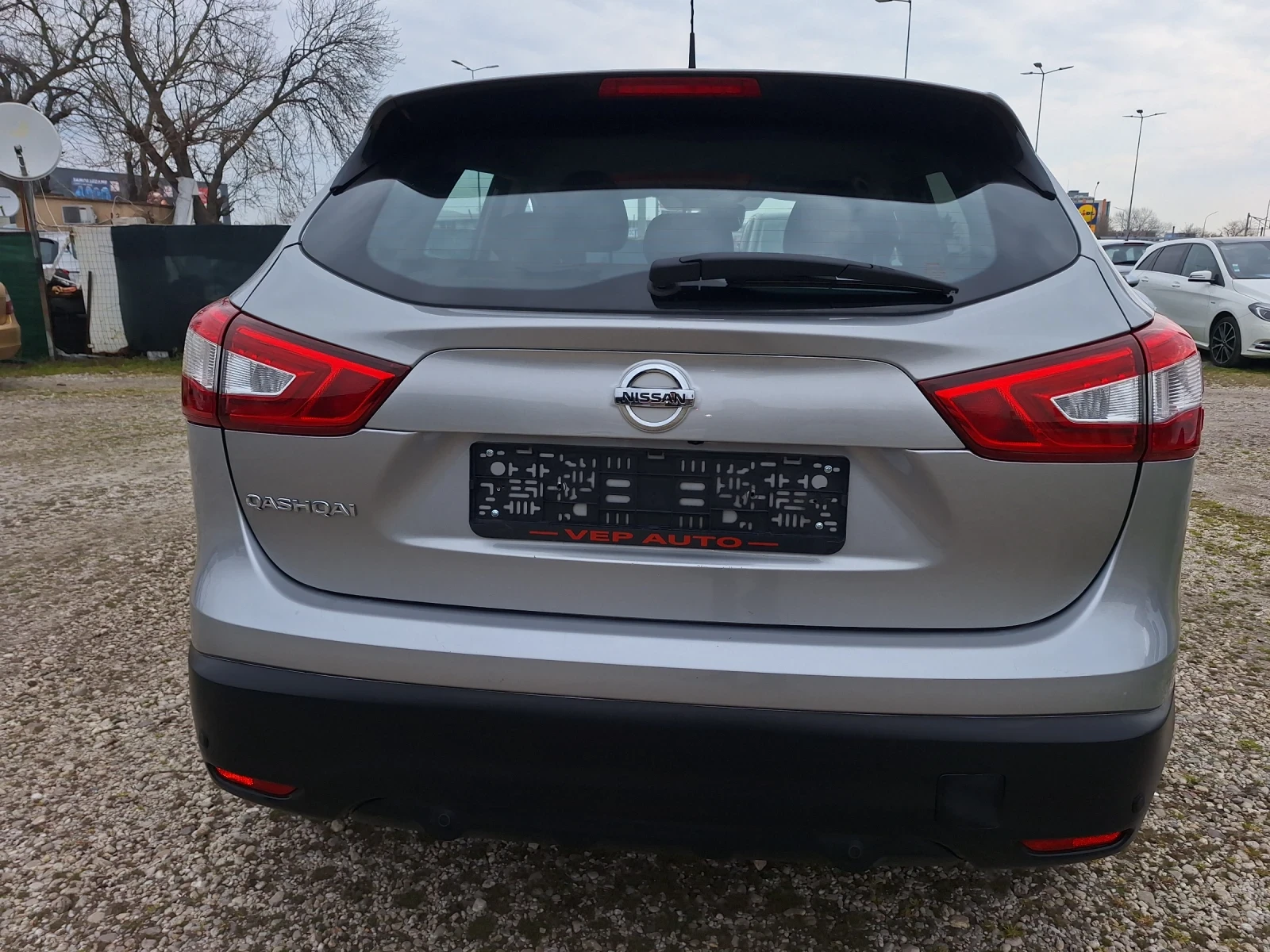 Nissan Qashqai 1.6 dci, снимка 6 - Автомобили и джипове - 53870972