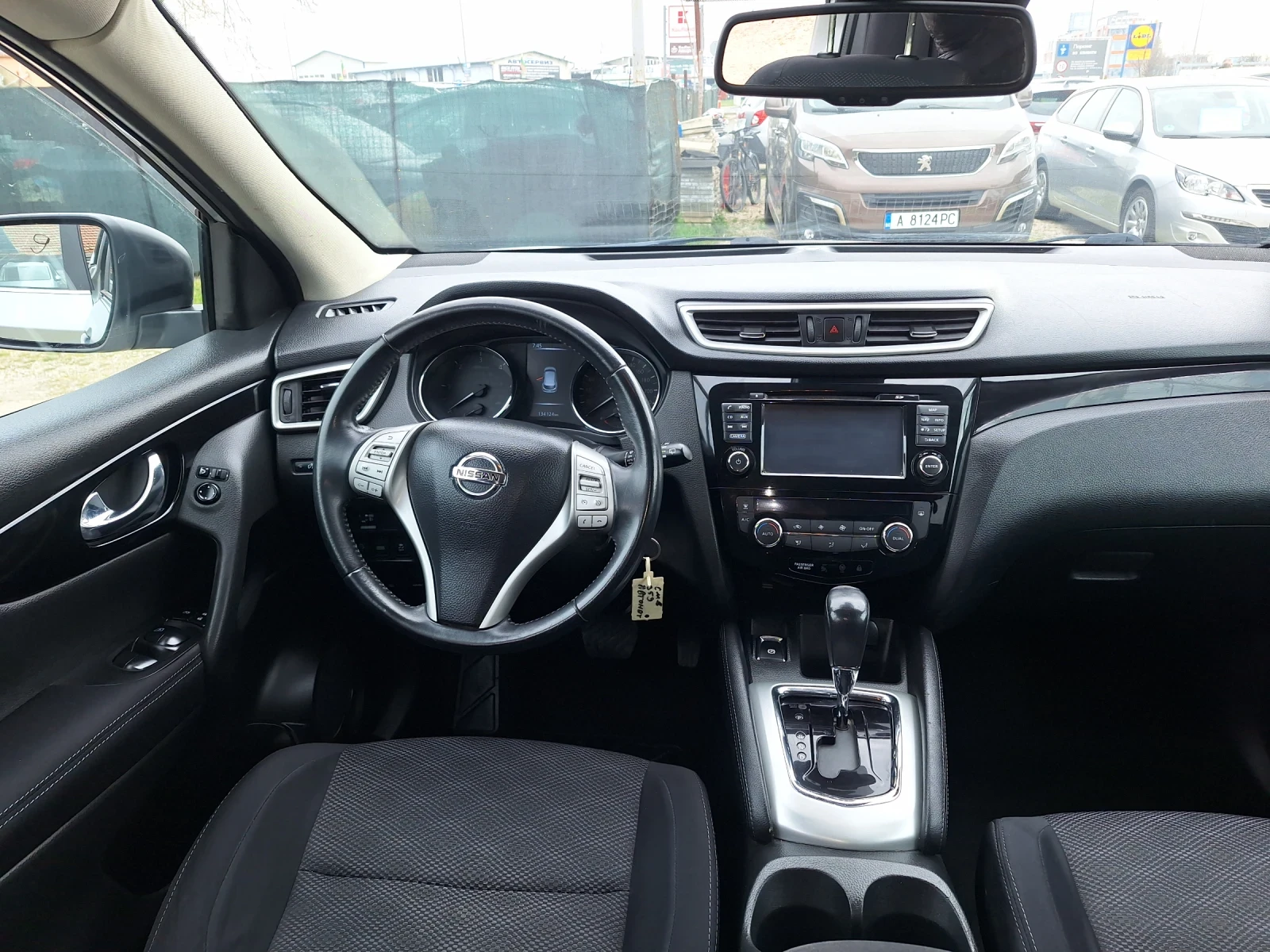 Nissan Qashqai 1.6 dci, снимка 10 - Автомобили и джипове - 53870972