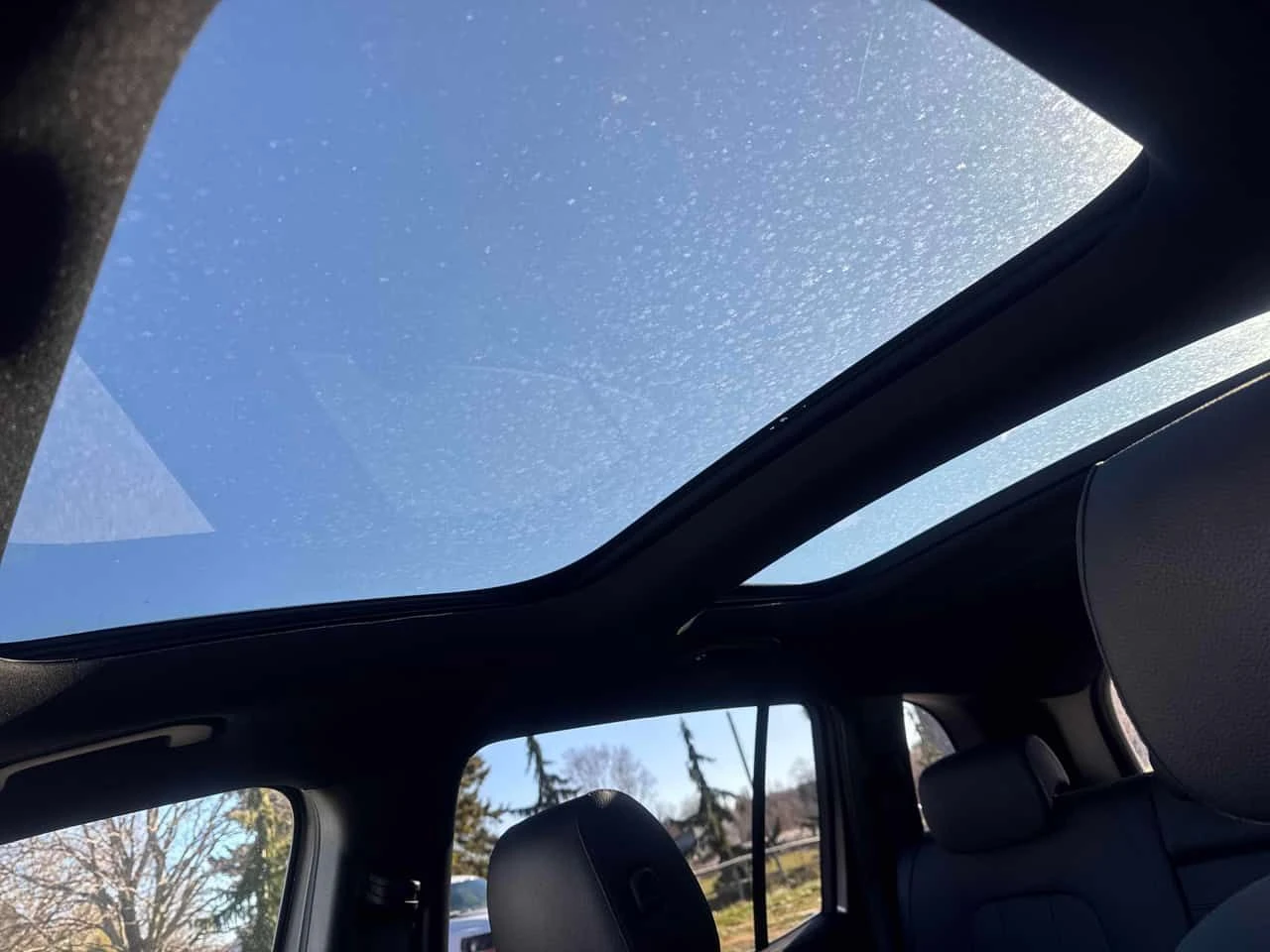 Mercedes-Benz GLB /DISTRONIC/CAMERA/ГУМИ/ПОДГРЕВИ, снимка 16 - Автомобили и джипове - 53956688