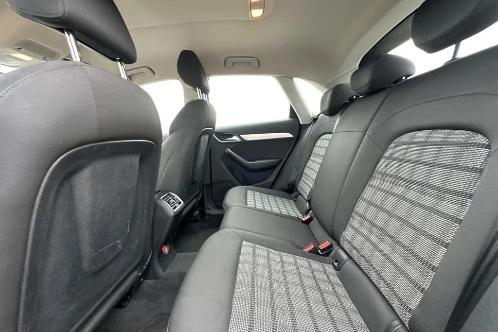 Audi Q3 2.0 TDI DSG Quattro, снимка 10 - Автомобили и джипове - 54320876