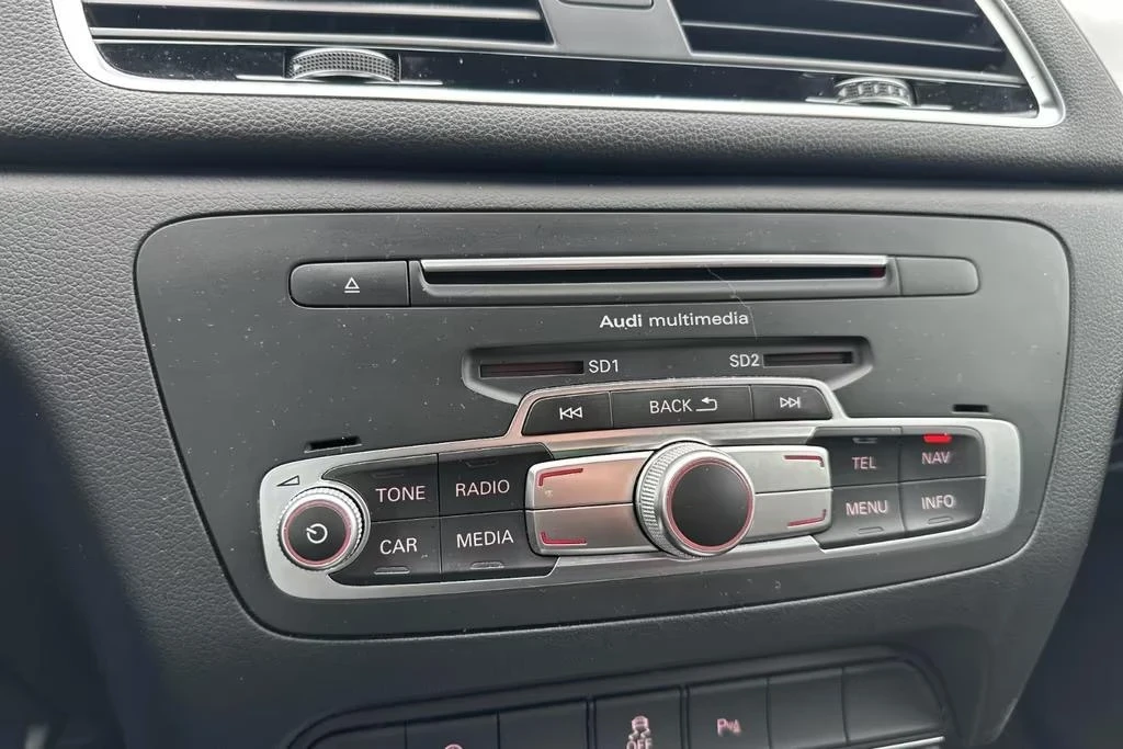 Audi Q3 2.0 TDI DSG Quattro, снимка 9 - Автомобили и джипове - 54320876