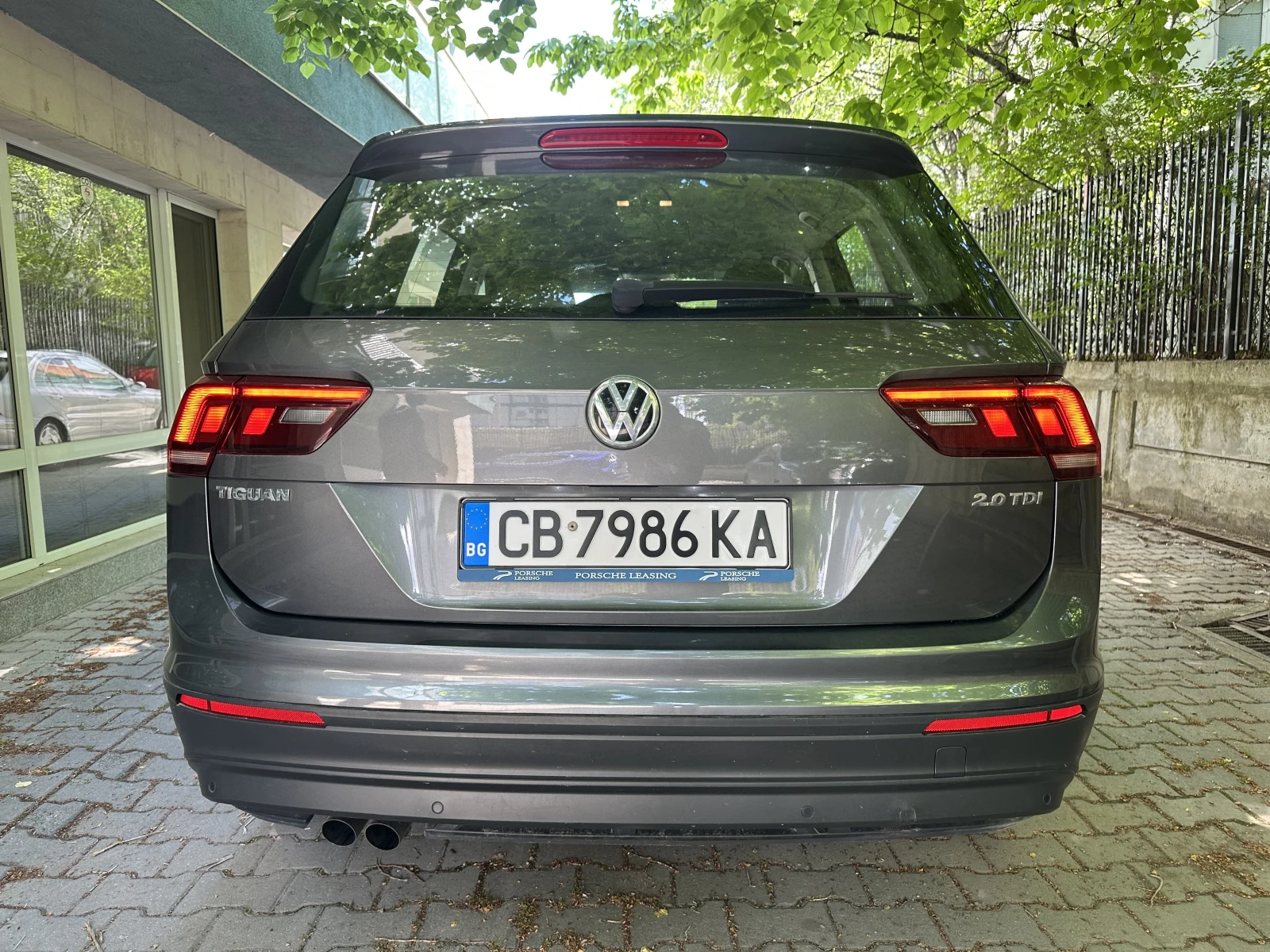 VW Tiguan, снимка 2 - Автомобили и джипове - 54509061