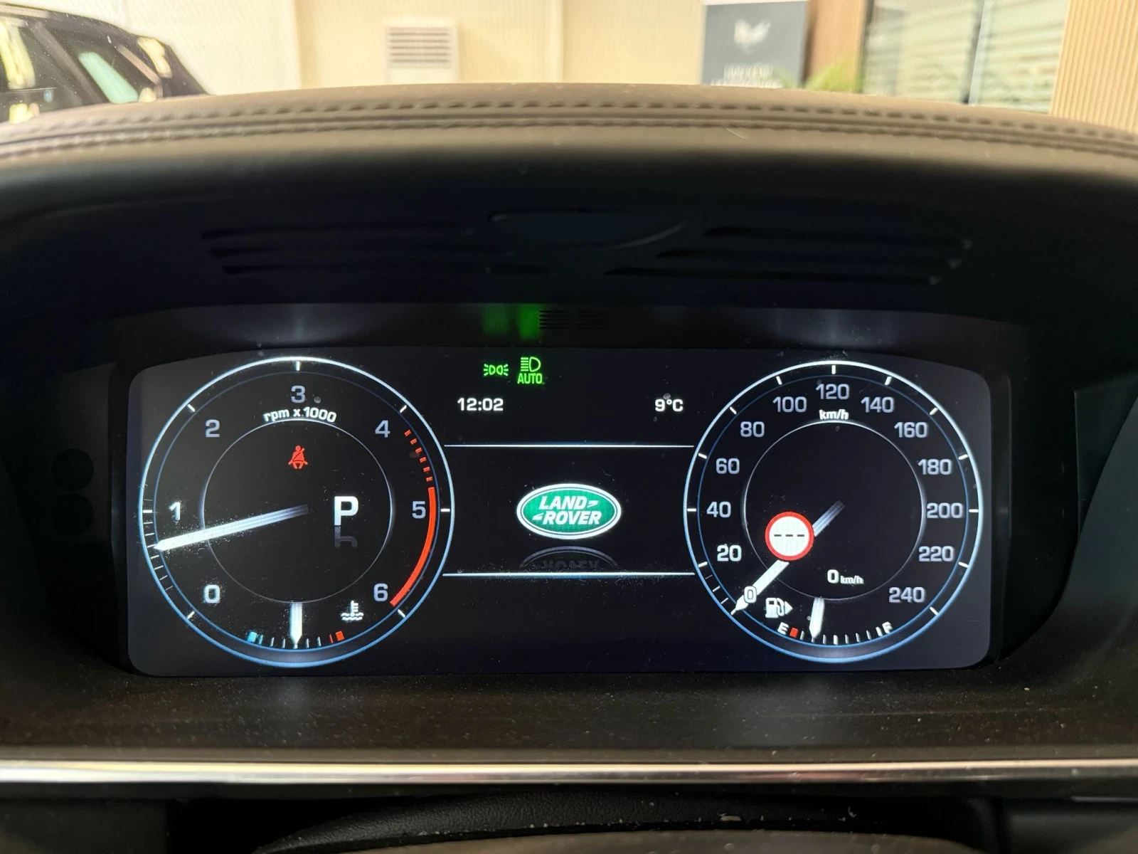 Land Rover Range rover AUTOBIOGRAPHY/4.4SDV8/FULL/FULL/ЛИЗИНГ, снимка 15 - Автомобили и джипове - 54584676