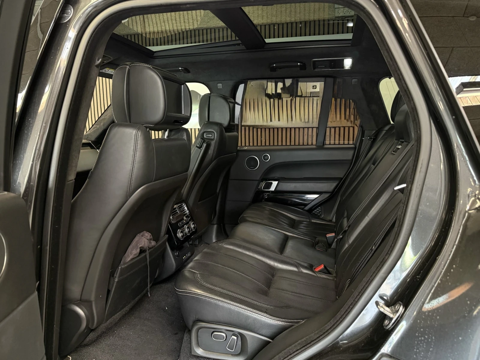 Land Rover Range rover AUTOBIOGRAPHY/4.4SDV8/FULL/FULL/ЛИЗИНГ, снимка 13 - Автомобили и джипове - 54584676