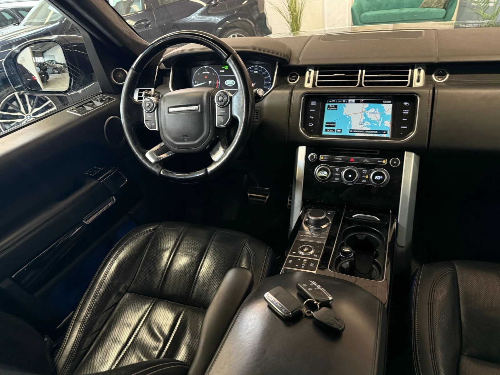 Land Rover Range rover AUTOBIOGRAPHY/4.4SDV8/FULL/FULL/ЛИЗИНГ, снимка 12 - Автомобили и джипове - 54584676