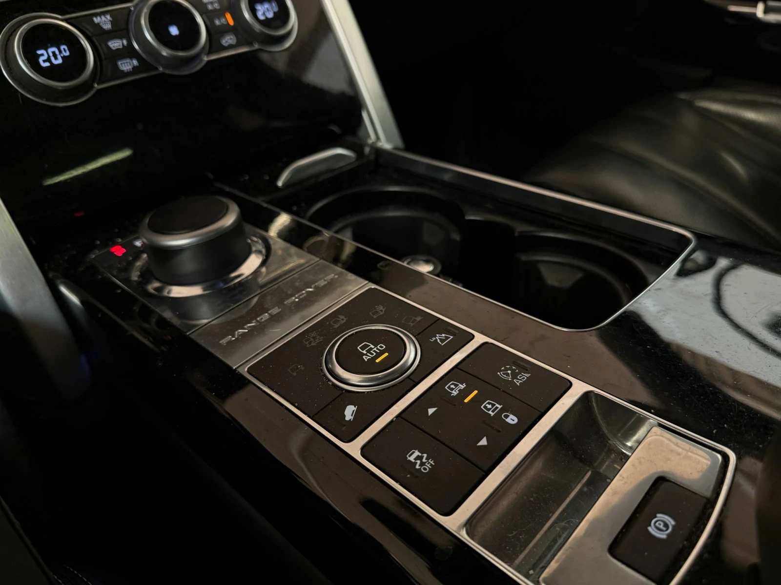 Land Rover Range rover AUTOBIOGRAPHY/4.4SDV8/FULL/FULL/ЛИЗИНГ, снимка 4 - Автомобили и джипове - 54584676