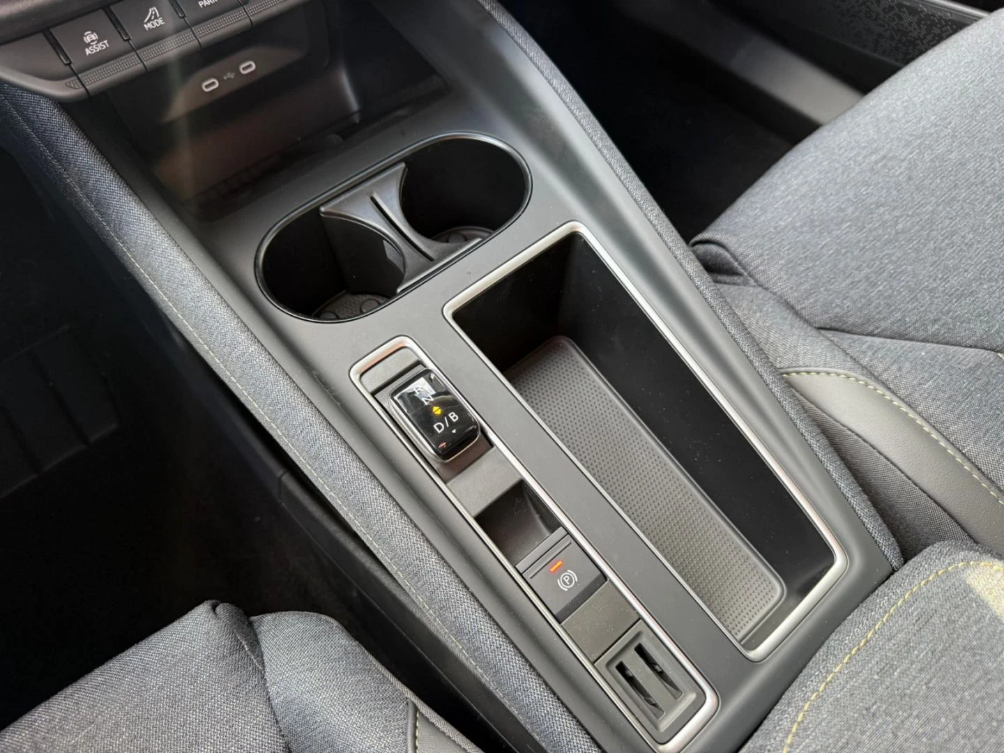 Skoda Elroq 60 KW, снимка 11 - Автомобили и джипове - 54627730