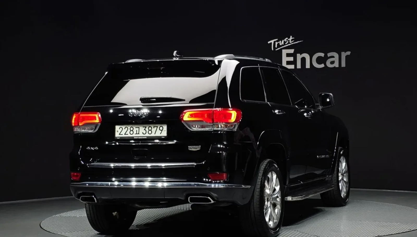 Jeep Grand cherokee Summit* H/K* Обдух* Pano* Крайна цена* , снимка 3 - Автомобили и джипове - 54751681