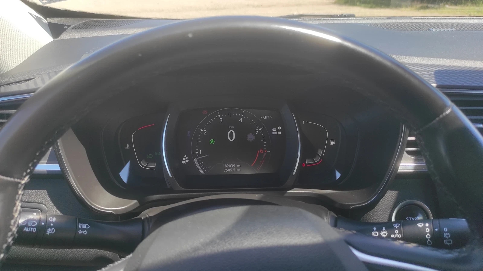 Renault Kadjar 1.6 TCe 162 к.с. BOSE, снимка 14 - Автомобили и джипове - 54897899