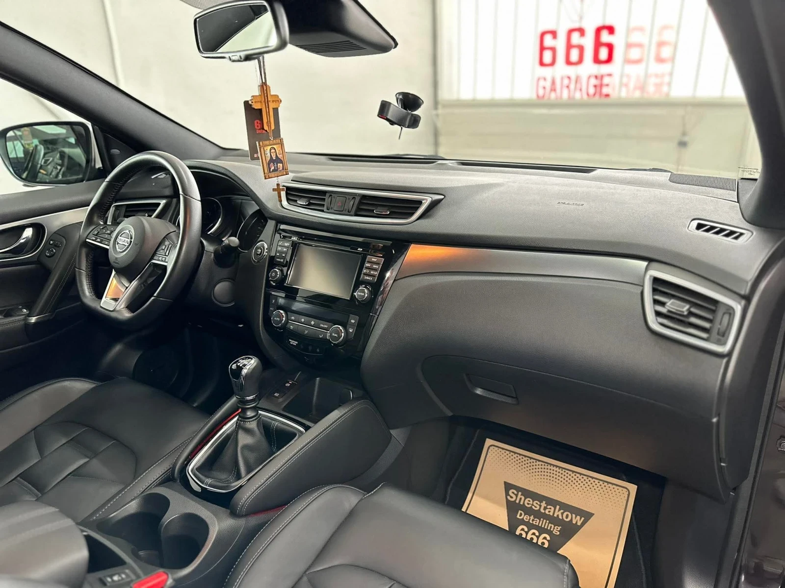 Nissan Qashqai, снимка 9 - Автомобили и джипове - 55354737