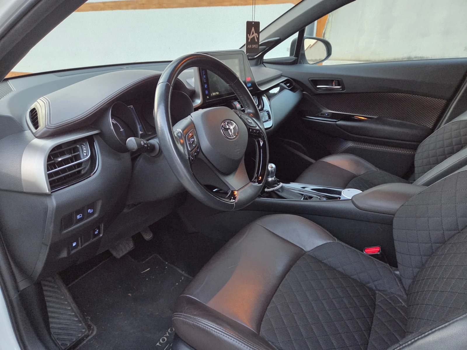 Toyota C-HR Classy, снимка 9 - Автомобили и джипове - 56073792