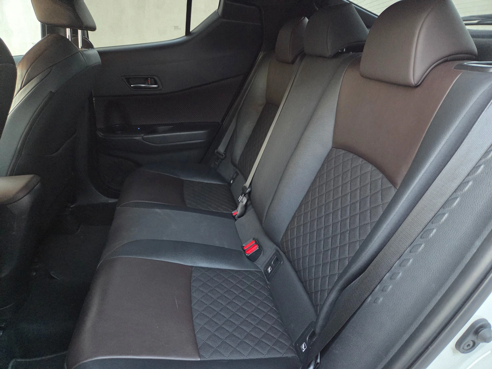 Toyota C-HR Classy, снимка 10 - Автомобили и джипове - 56073792