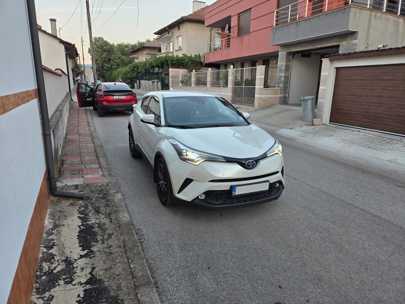 Toyota C-HR Classy, снимка 3 - Автомобили и джипове - 56073792